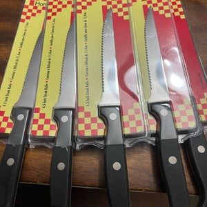Steak Knives by Home Chef by Oneida (NEW)
SET OF 6 $12.00
SET OF 12 $18.00